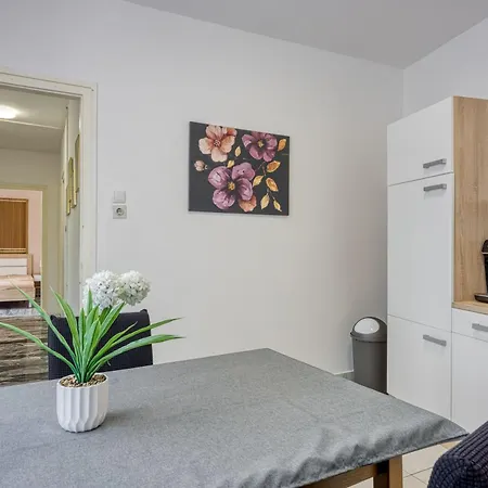Lovely Townhouse - Happy Rentals